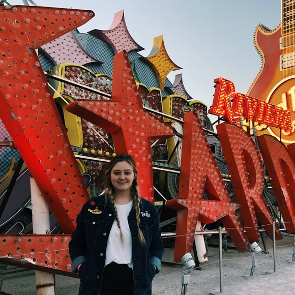 hey you with the pretty face - Picture 4 of 4